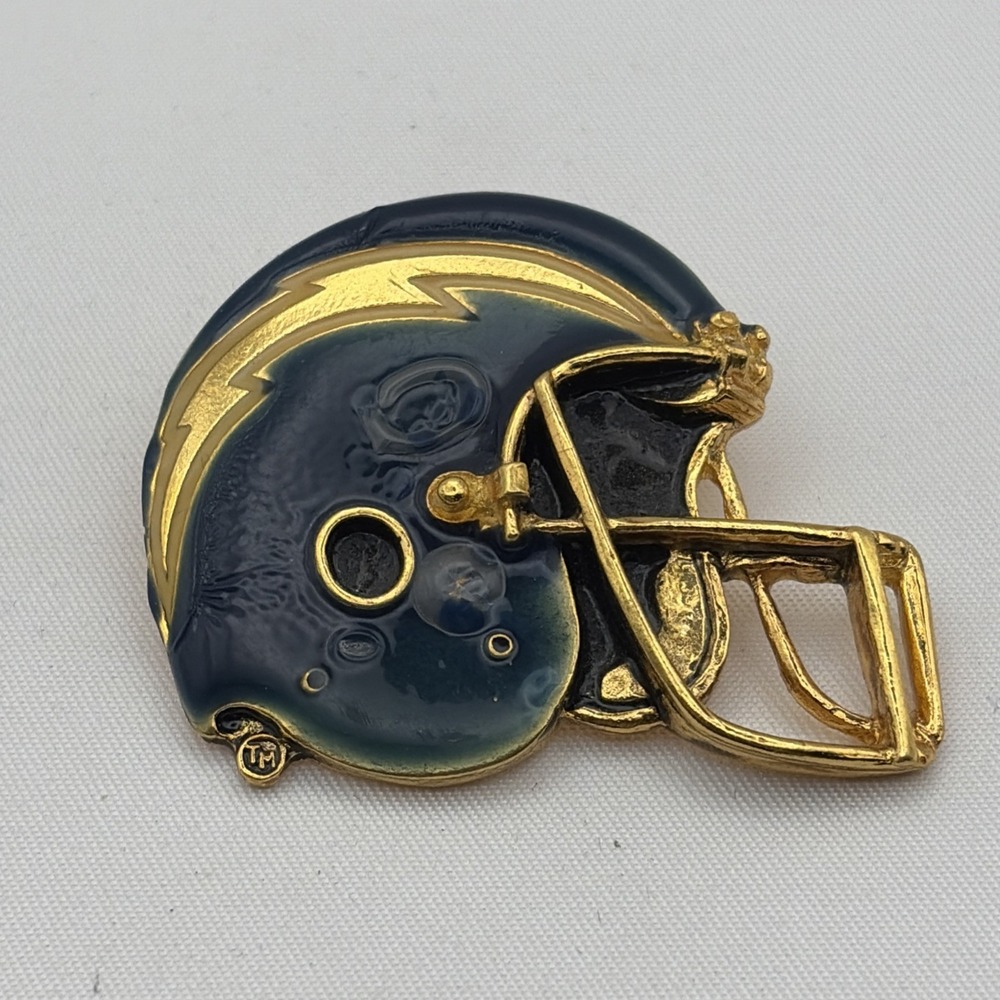Vintage San Diego Chargers NFL Football Helmet Lapel Hat Pin‎